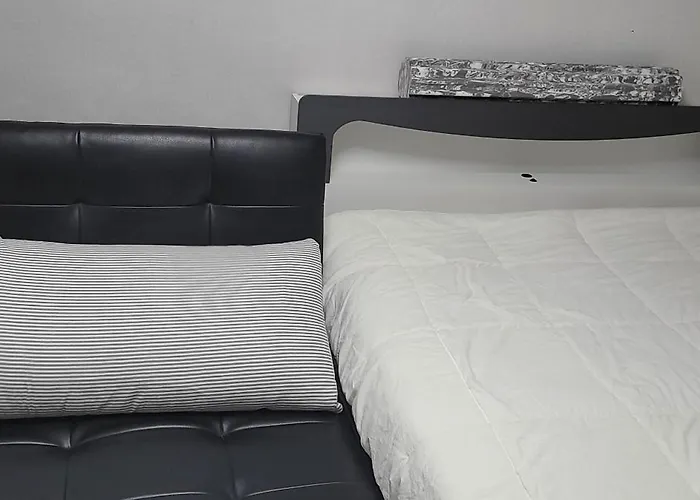 Black Stone House In Gangnam