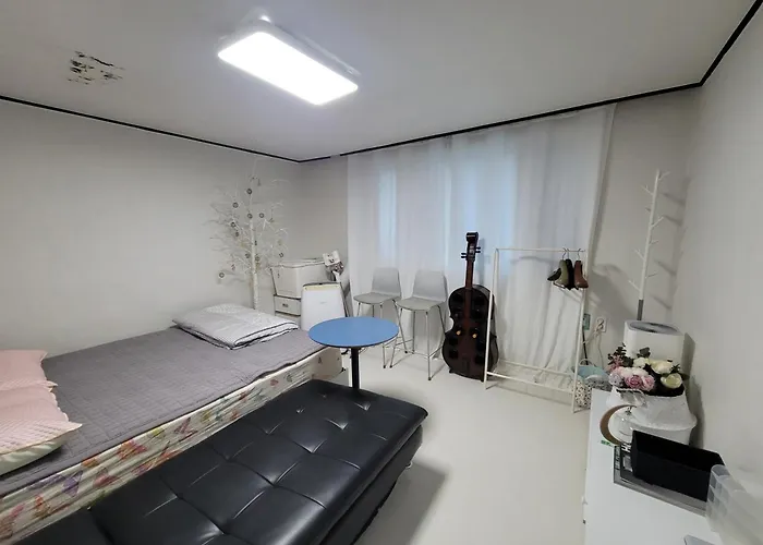 Black Stone House In Gangnam 서울특별시