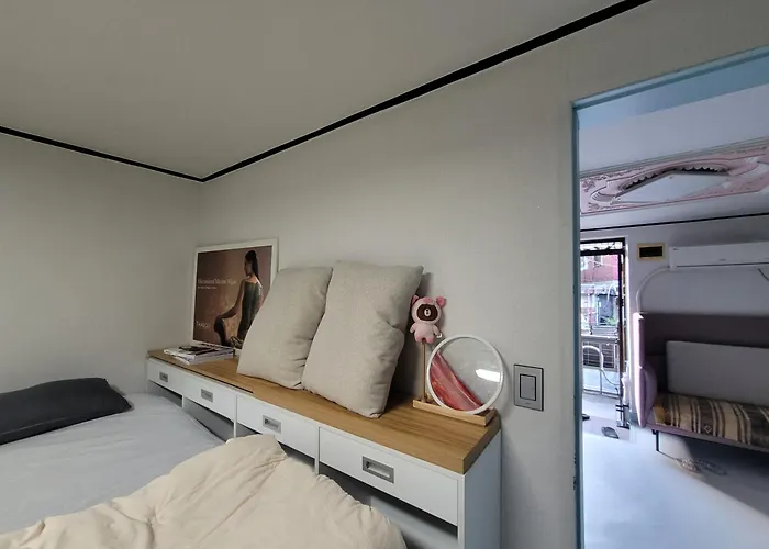 Black Stone House In Gangnam